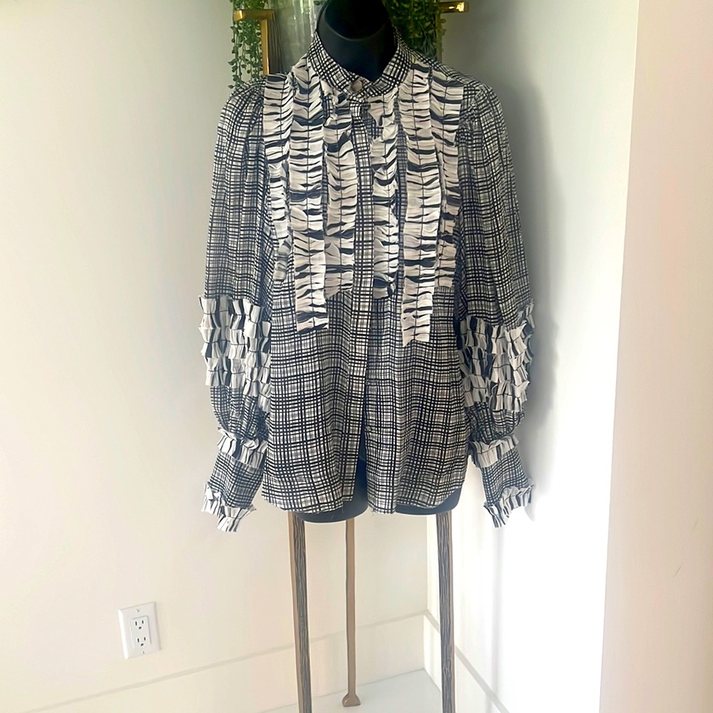 AJE gorgeous blouse